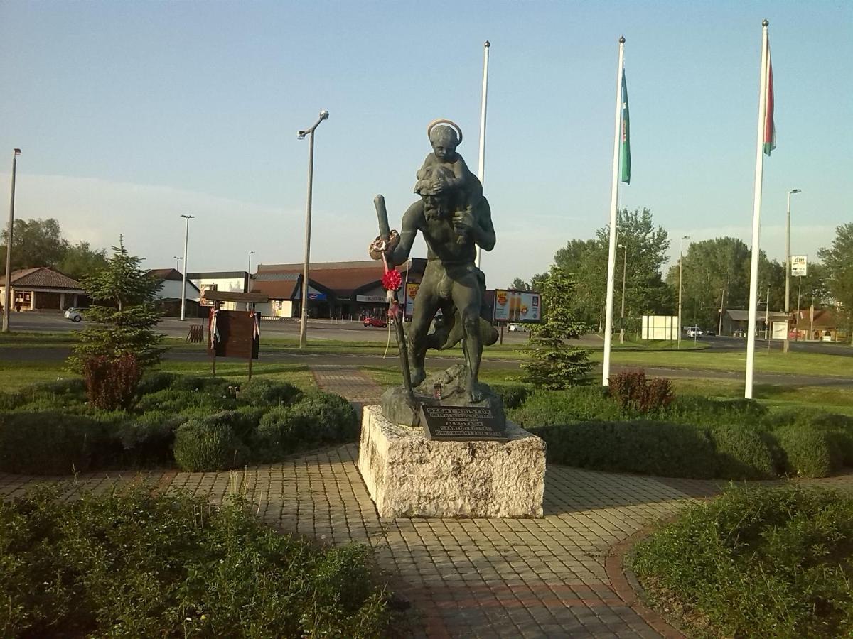 Hutter Vendeghaz Hotel Szántód Екстериор снимка